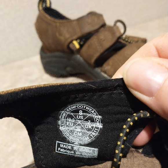 Keen Brown and Black Men\'s Size 8 Sandals